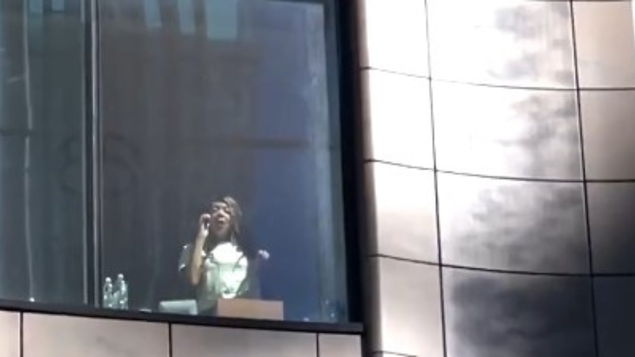 Wendy Williams taken to hospital as she begs for help from her window