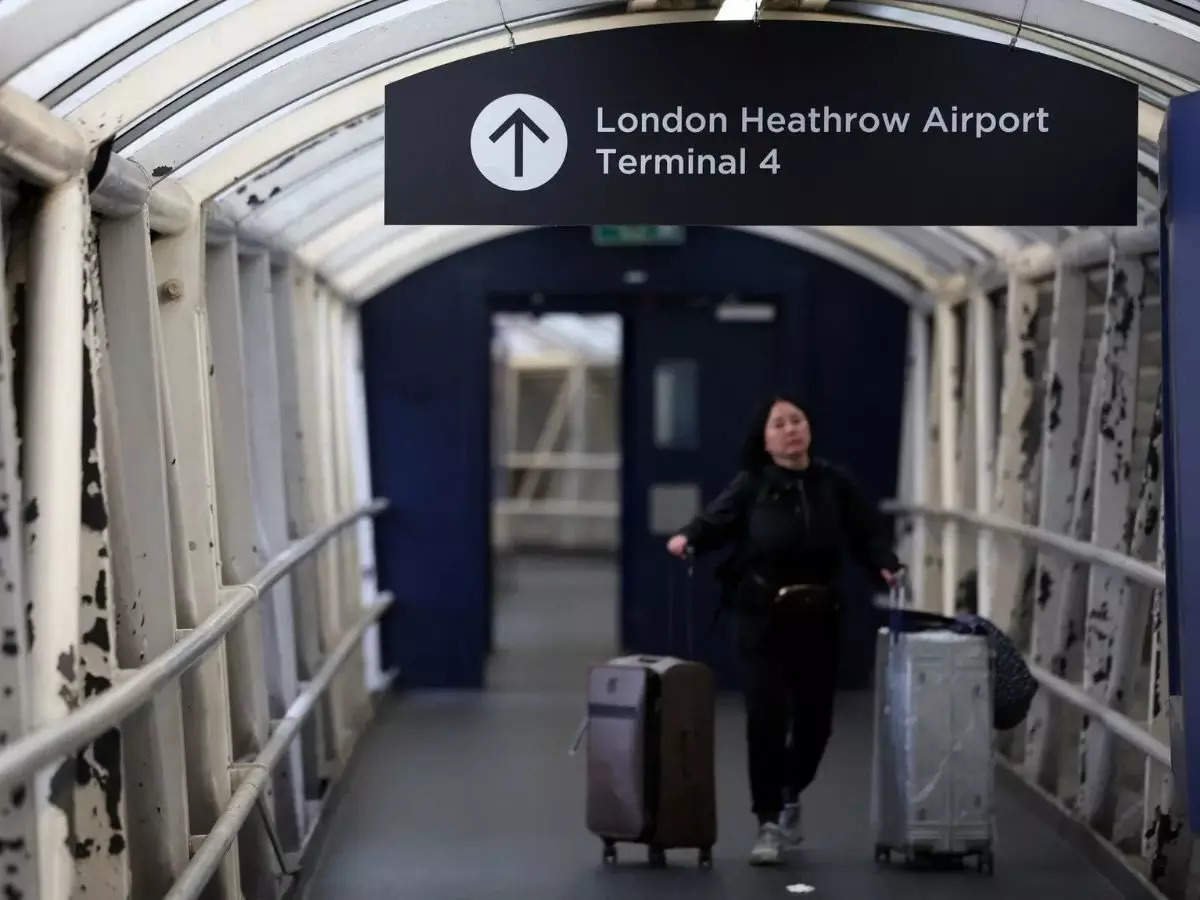 ‘Don’t want to be here’: Passengers left annoyed as Heathrow Airport remains shut
