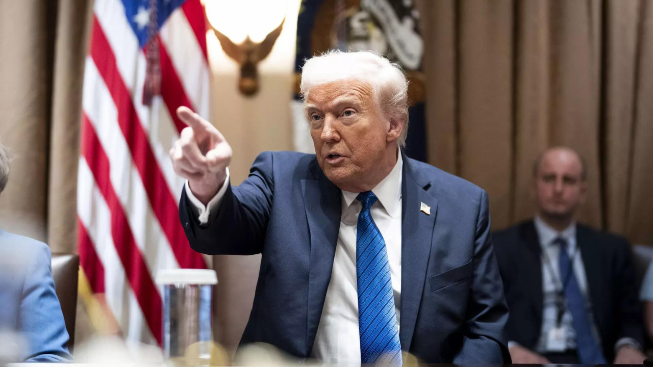 Trump cuts off CNN journalist Kaitlan Collins over security question